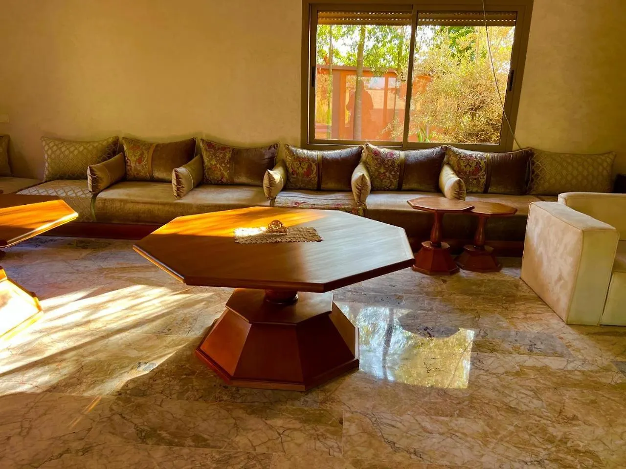 Villa Avec Piscine Et Jardin مراكش