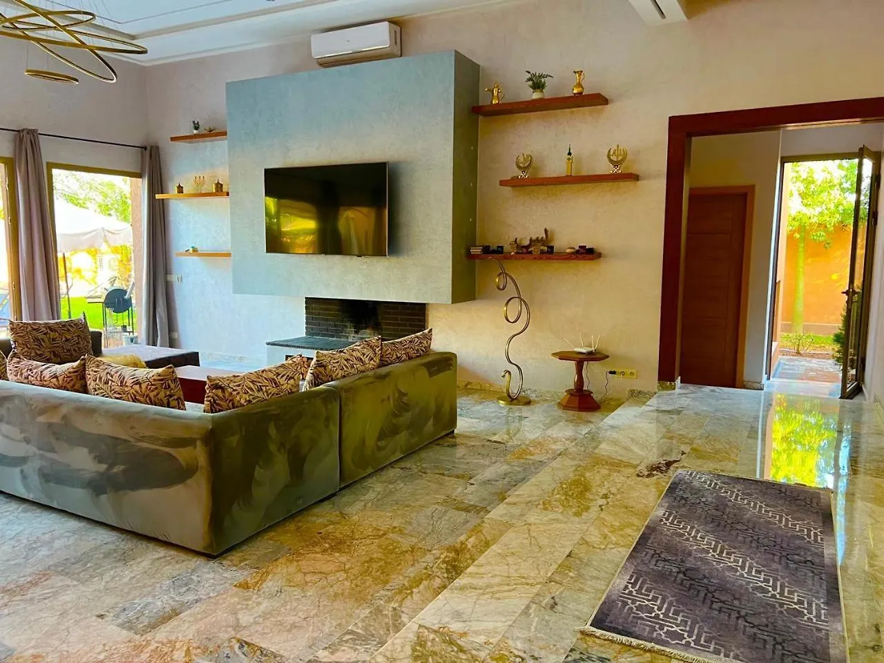 Villa Avec Piscine Et Jardin مراكش