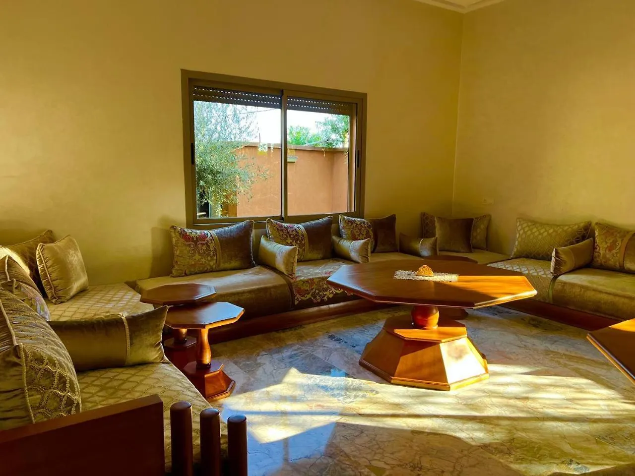 Villa Avec Piscine Et Jardin مراكش